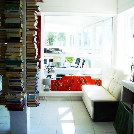 Black & White Feriehus Bromberg