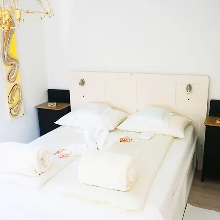 Black & White Feriehus Bromberg