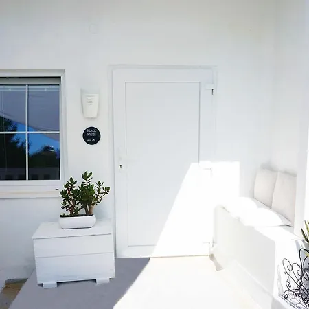 Black & White Bromberg