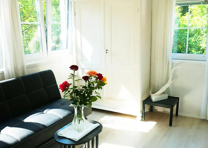 Black & White Bromberg