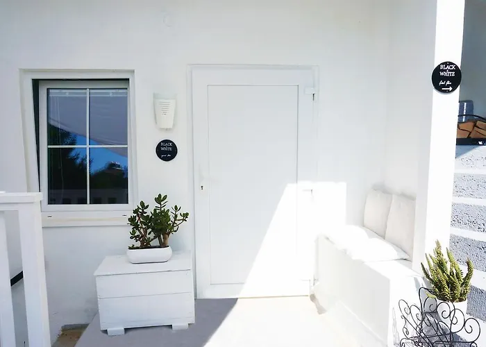 Black & White Bromberg