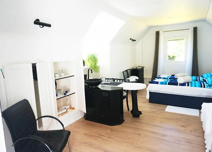 Black & White * Bromberg